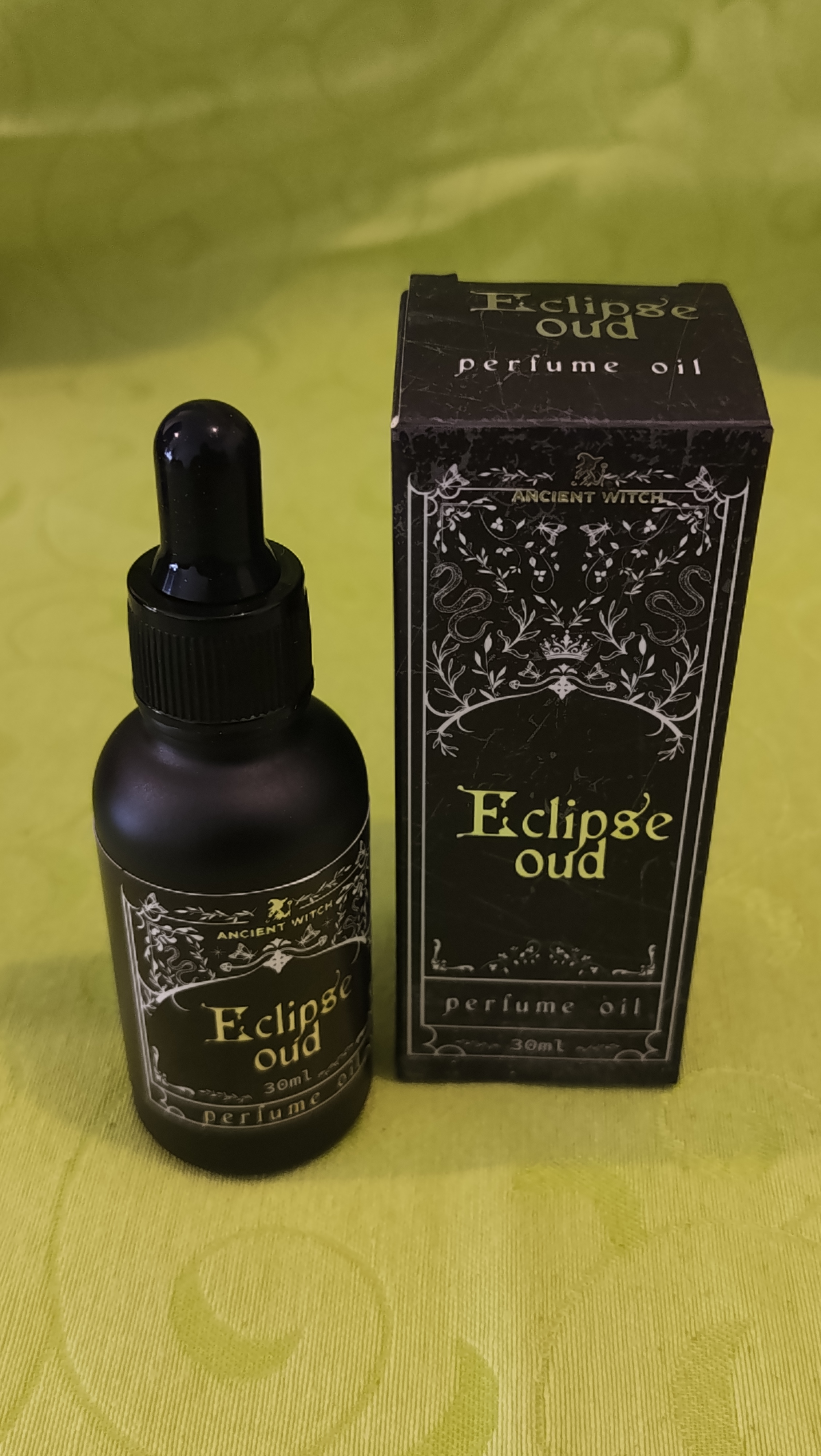 (imagem de) Óleo de Perfume Eclipse Oud - Ancient Witch